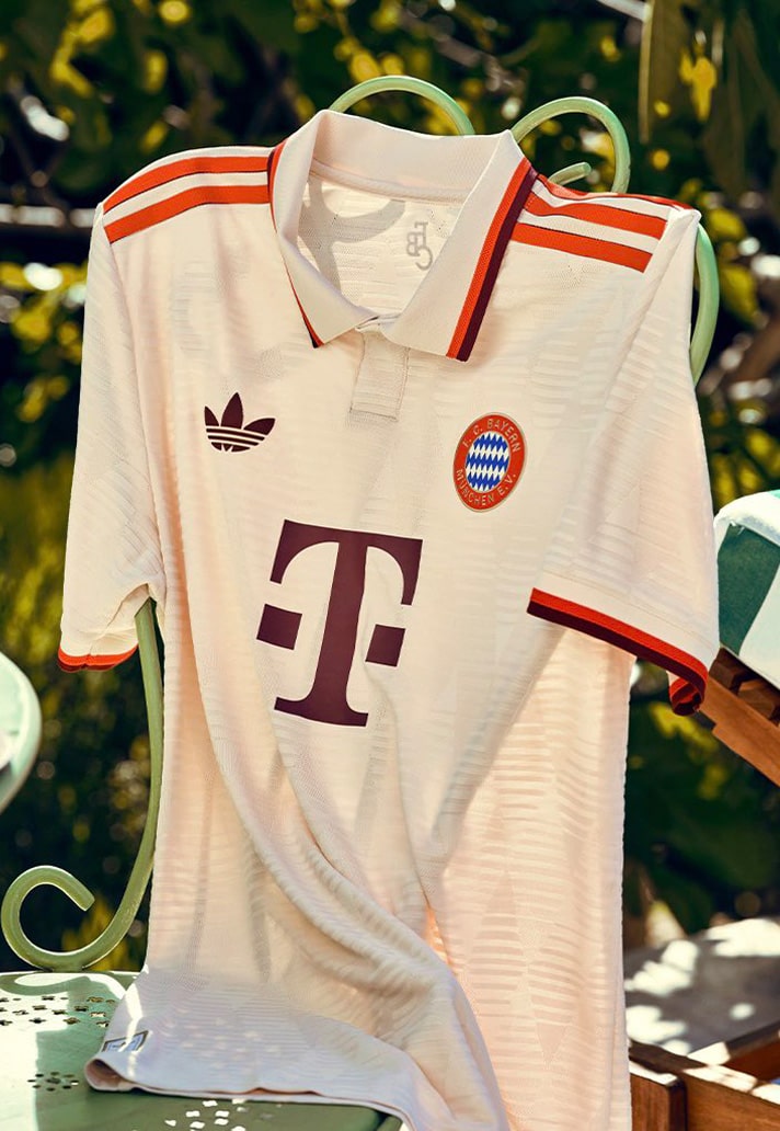 Bayern München 24/25 Third (Champions League) Jersey